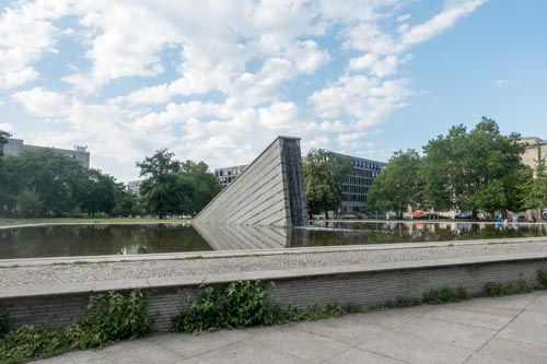 Wall Memorial in Invalidenpark